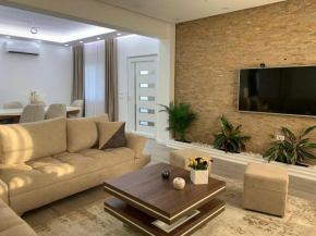White Vila, Durrës